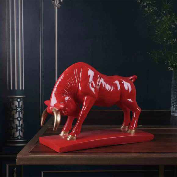 Polyresin Red Bull Table Decor Showpiece